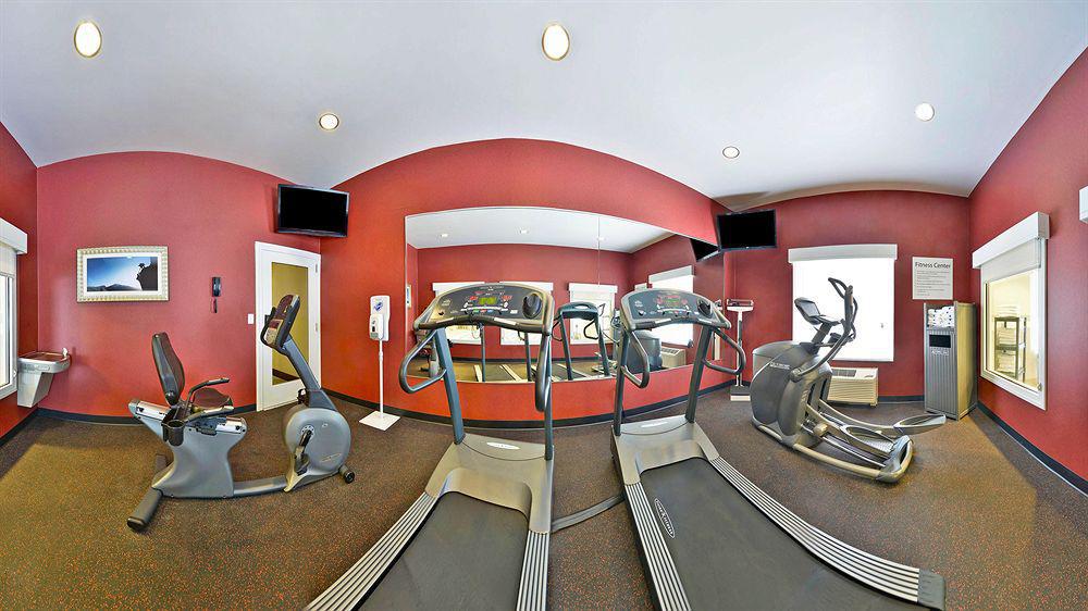 Holiday Inn Express Hotel & Suites Detroit-Utica By Ihg Bagian luar foto