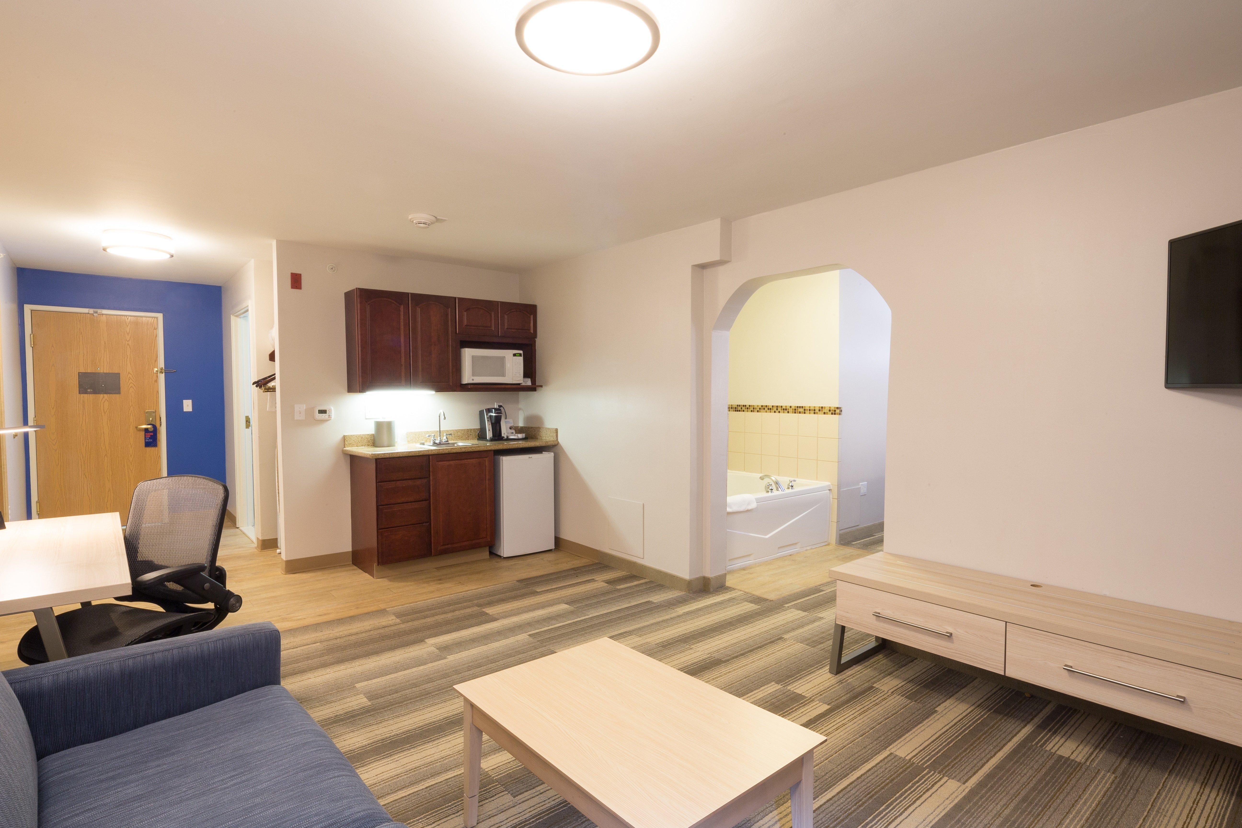Holiday Inn Express Hotel & Suites Detroit-Utica By Ihg Bagian luar foto